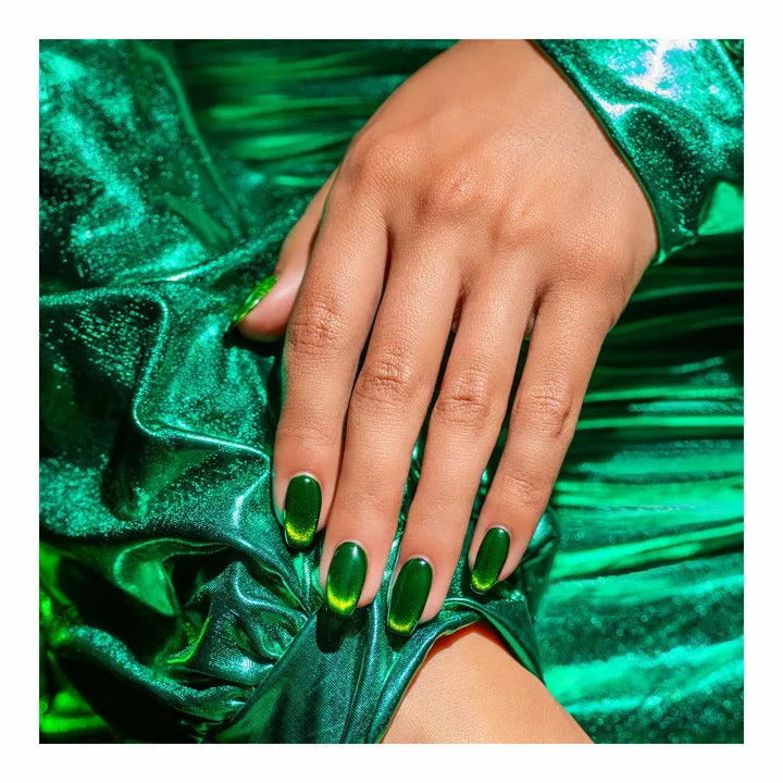 Gelish - Cat Eye Magnetic Reflections - Green Lights Only .5oz