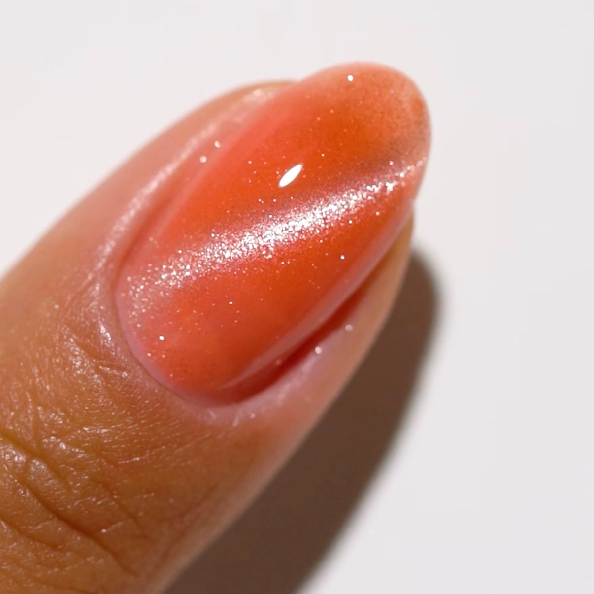 DND DC 9D Cat Eye Smoothie - Coral Ice #12 Secondary image
