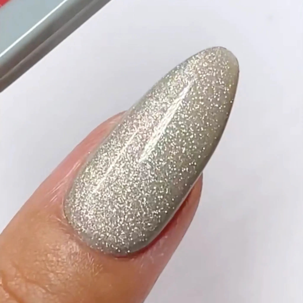 DND DC 9D Cat Eye Creamy - Korat Stardust #30