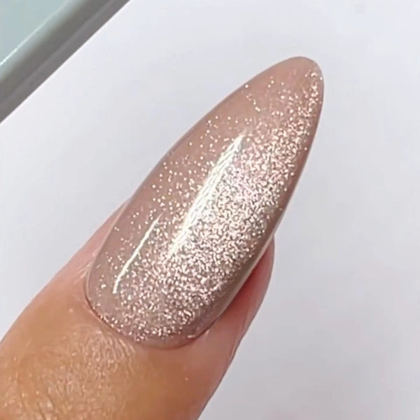 DND DC 9D Cat Eye Creamy - Catsanova #32