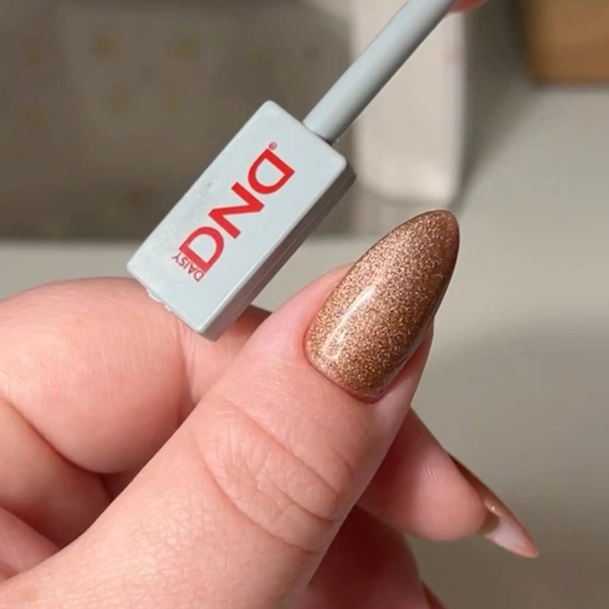 DND DC 9D Cat Eye Creamy - Cat Wink #35