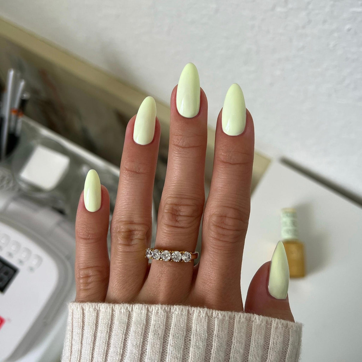 DND Diva - Pastel Pear #105