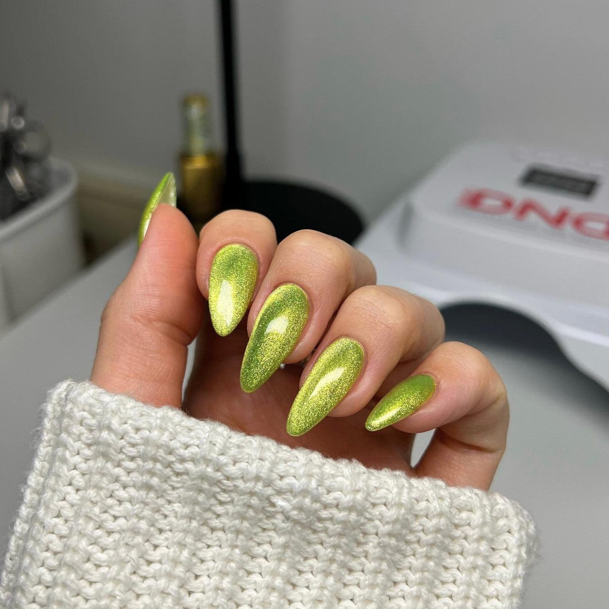 DND Diva 9D Cat Eye Candy - Lemon Whiskers #15 Secondary image
