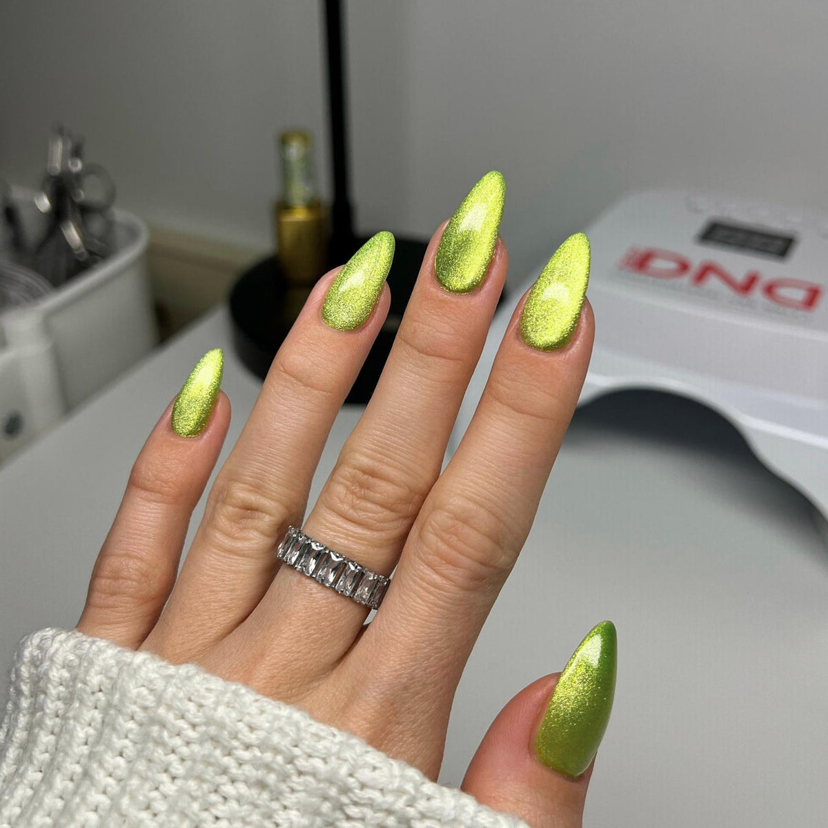 DND Diva 9D Cat Eye Candy - Lemon Whiskers #15