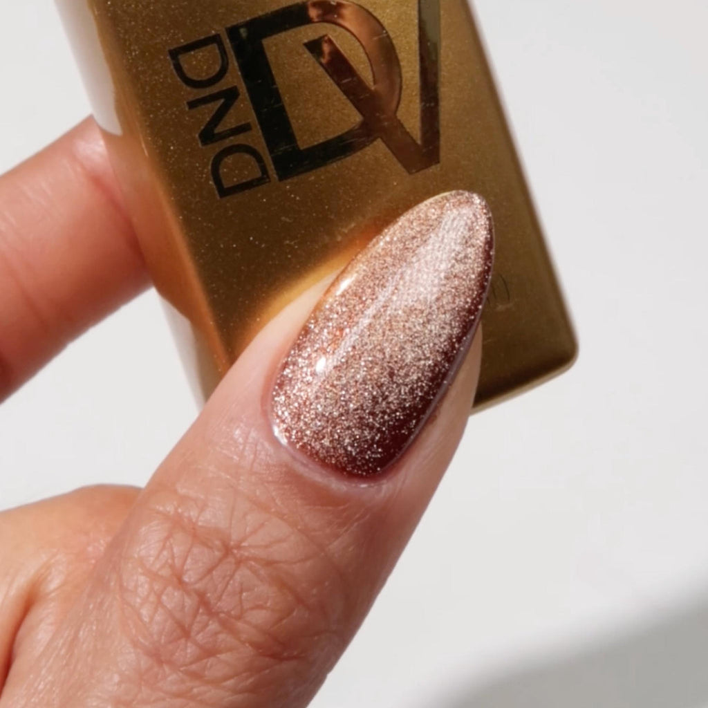 DND Diva 9D Cat Eye Candy - Toffee Crisp #18