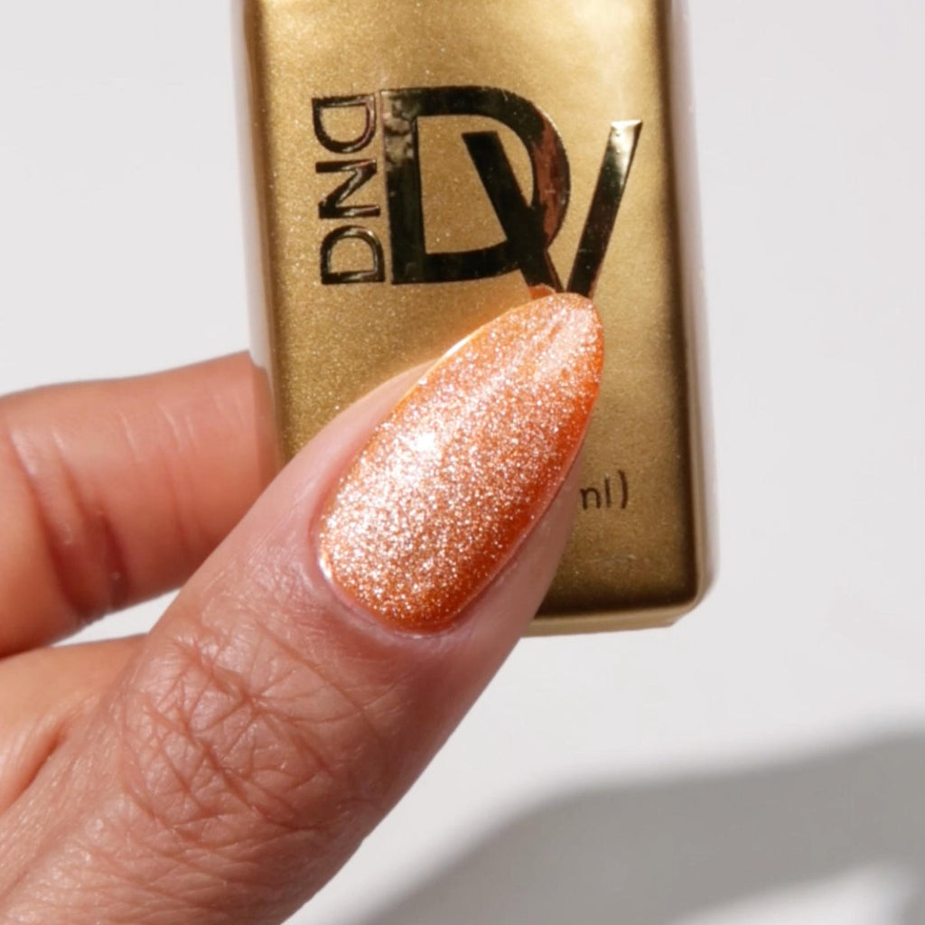 DND Diva 9D Cat Eye Candy - Button Nose #21