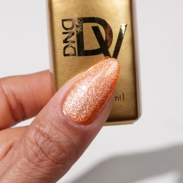 DND Diva 9D Cat Eye Candy - Button Nose #21