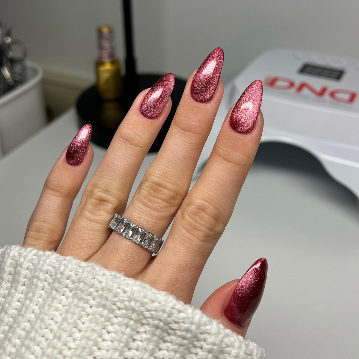 DND Diva 9D Cat Eye Candy - Hot Cinnamon #24