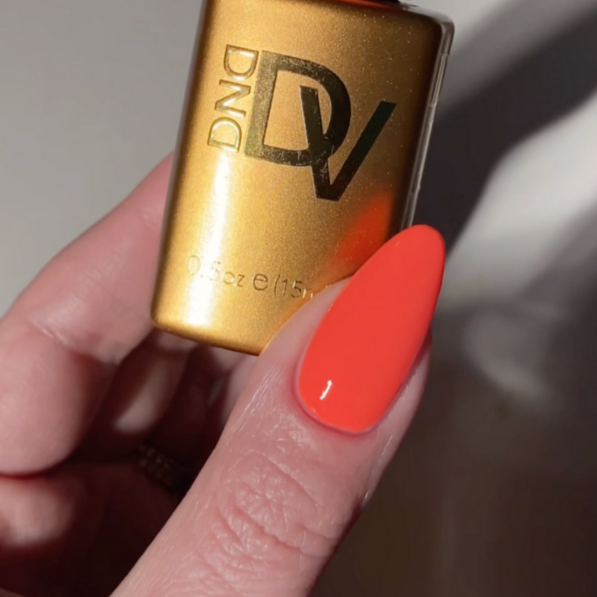 DND Diva - Sunkissed Coral #210