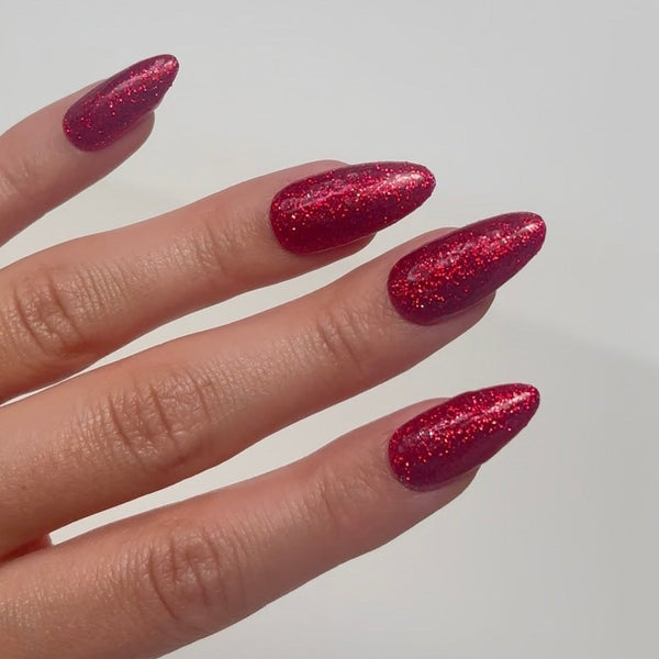 Light Elegance - P+ I Smell A Party Glitter Gel Polish (10ml)