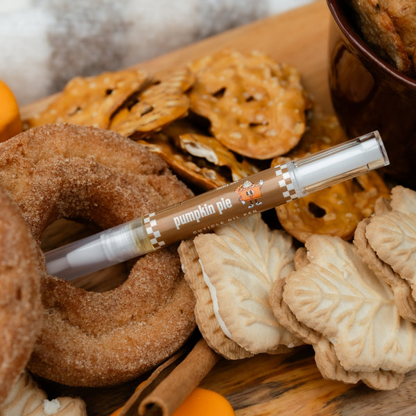 Cuticle & Co Pumpkin Pie Cuticle Oil, 3 ml pen, styled