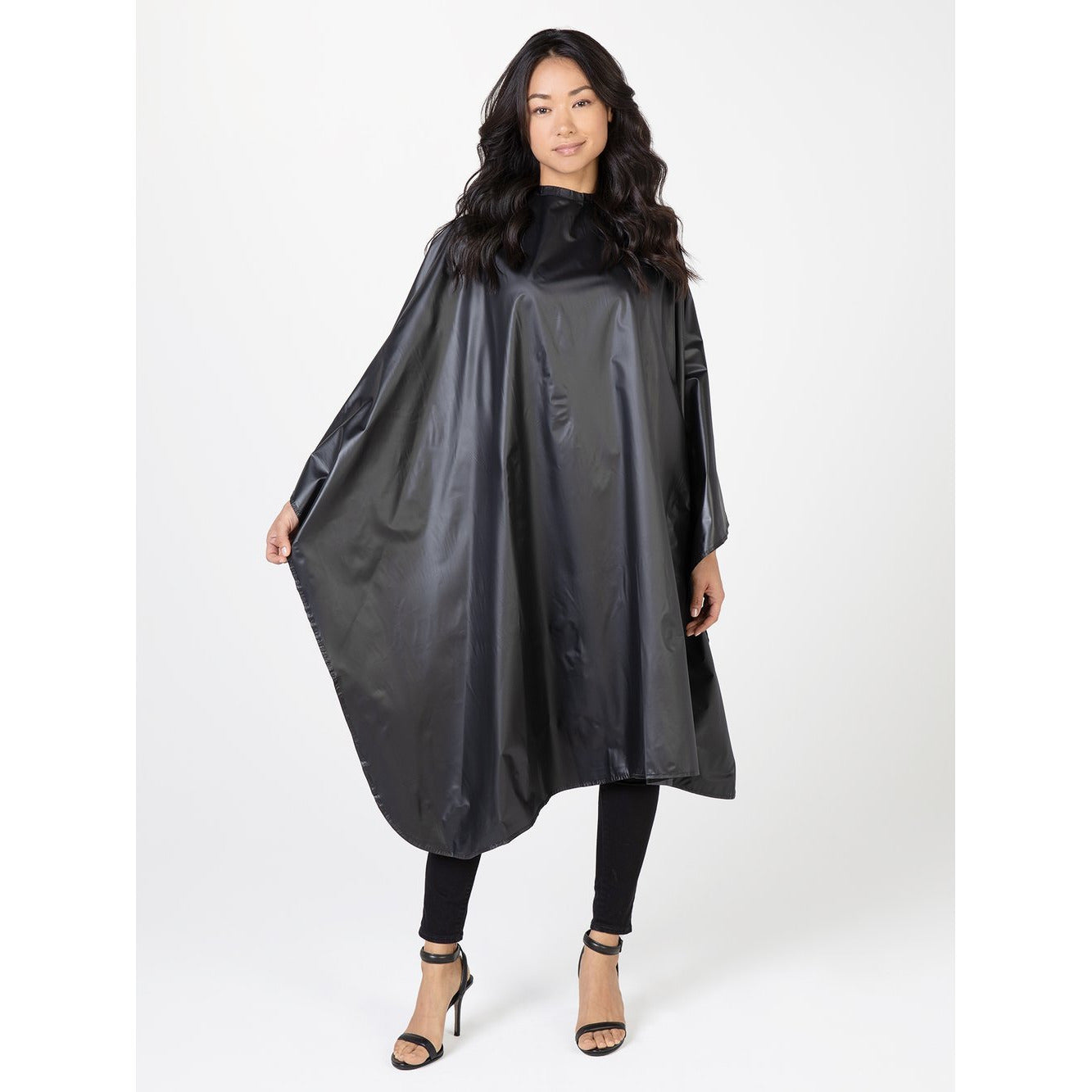 Betty Dain Grandeur Shampoo Cape - Black Secondary image